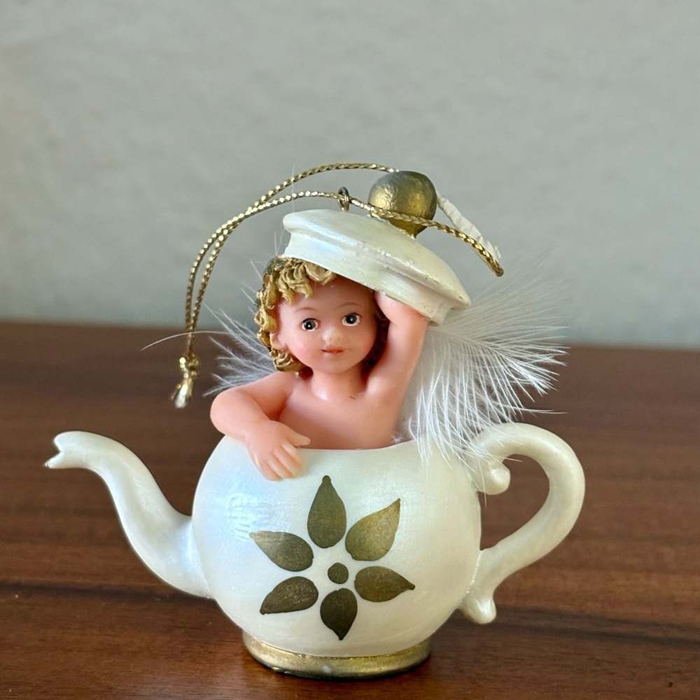 Vintage Kurt Adler Cherub Angel in Teapot Resin Ornament Ivory & Gold